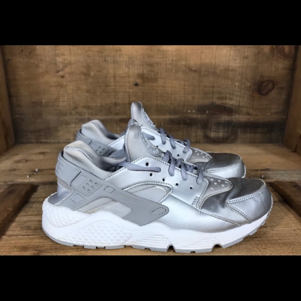 **SOLD** Nike Huaraches